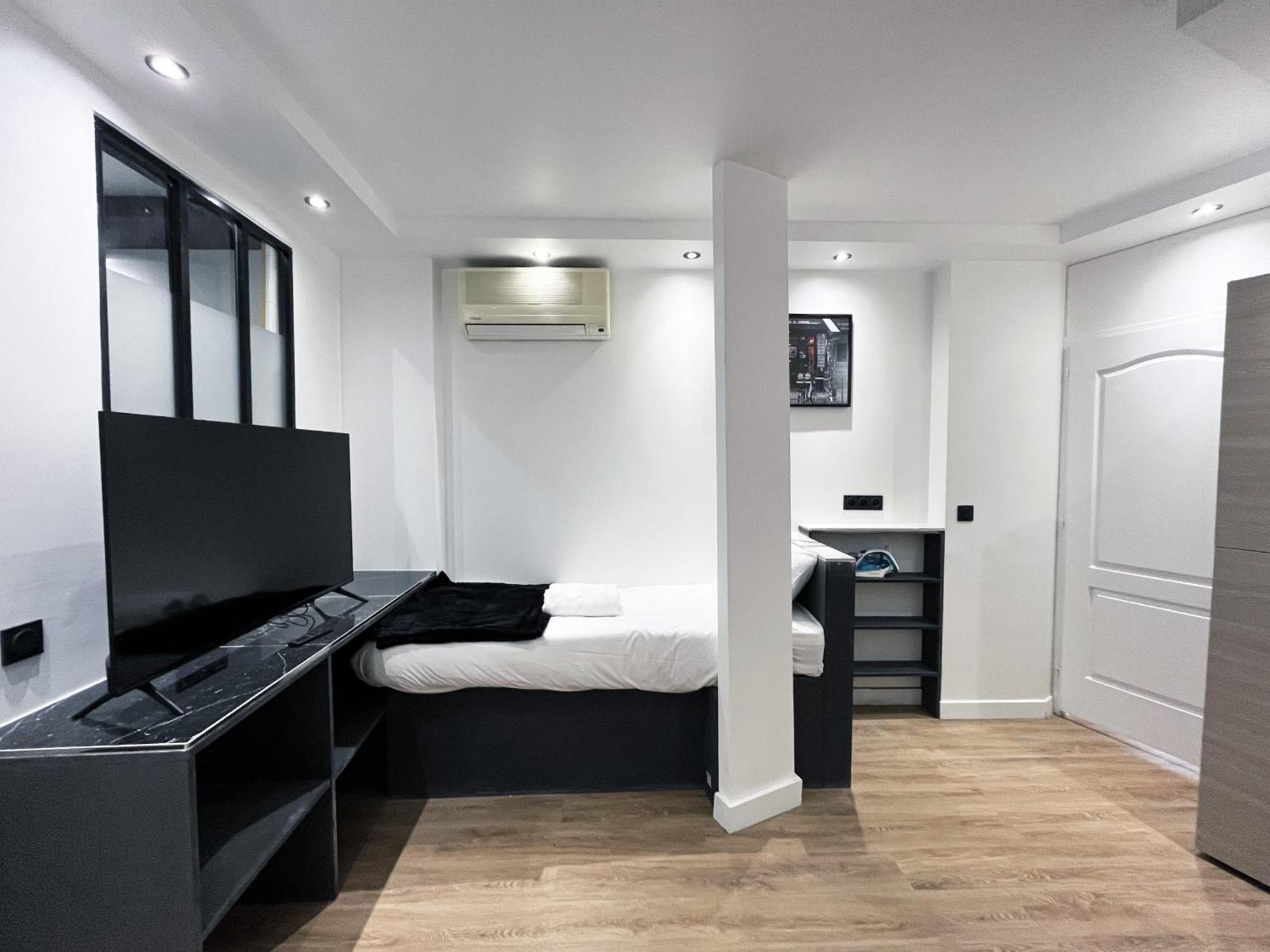 Apartment Urban Flat 173 - Charming Flat Atelier Gaite Montparnasse Paris